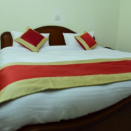The Mayflower Hotel Гургаон Екстериор снимка
